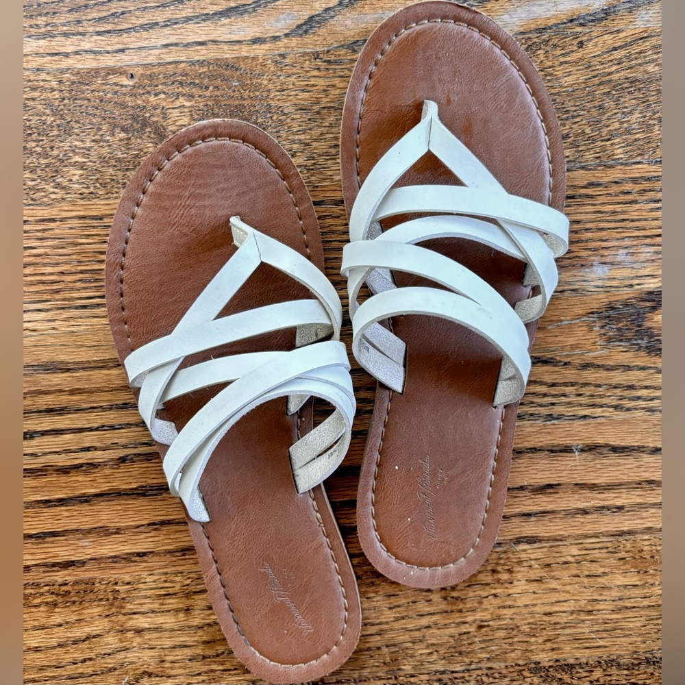 Universal Thread White and Brown Maritza Multi Strap Toe Slide Sandals Size 7